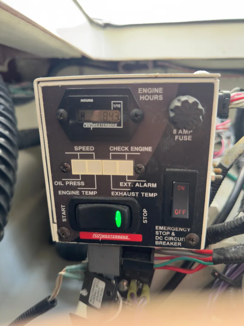 Slide: The Image of Sea Ray Sundancer 320 Outboard 2021 - 111