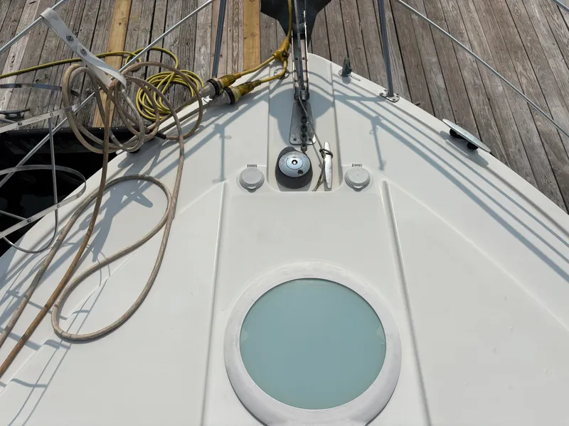 Slide: The Image of Carver Yachts Three Sixty Six Motor Yacht 2004 - 10