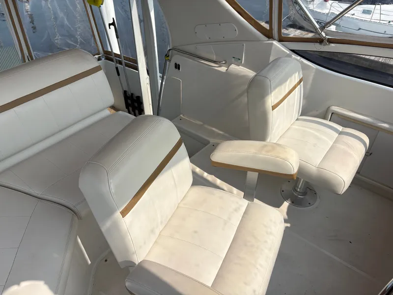 Slide: The Image of Carver Yachts Three Sixty Six Motor Yacht 2004 - 27