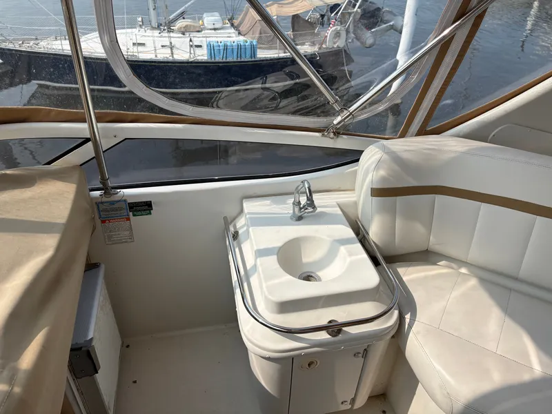 Slide: The Image of Carver Yachts Three Sixty Six Motor Yacht 2004 - 28