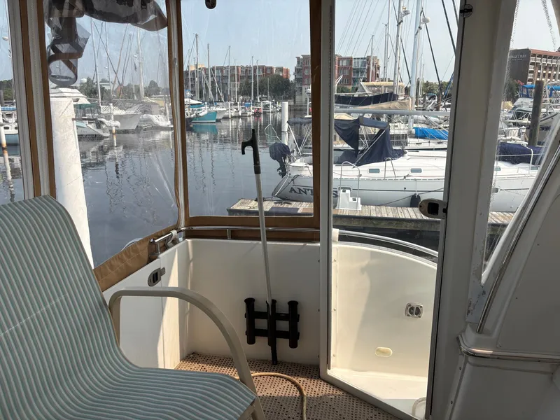 Slide: The Image of Carver Yachts Three Sixty Six Motor Yacht 2004 - 14