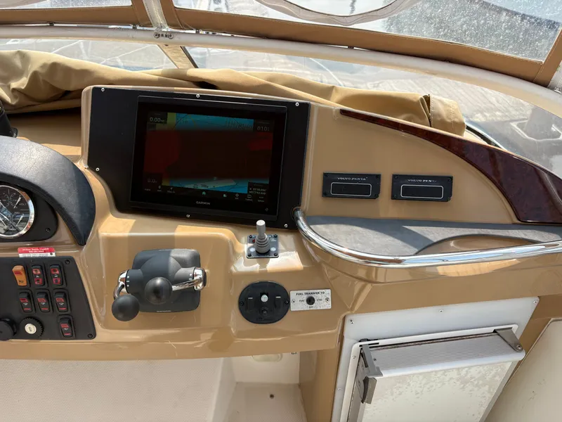 Slide: The Image of Carver Yachts Three Sixty Six Motor Yacht 2004 - 22