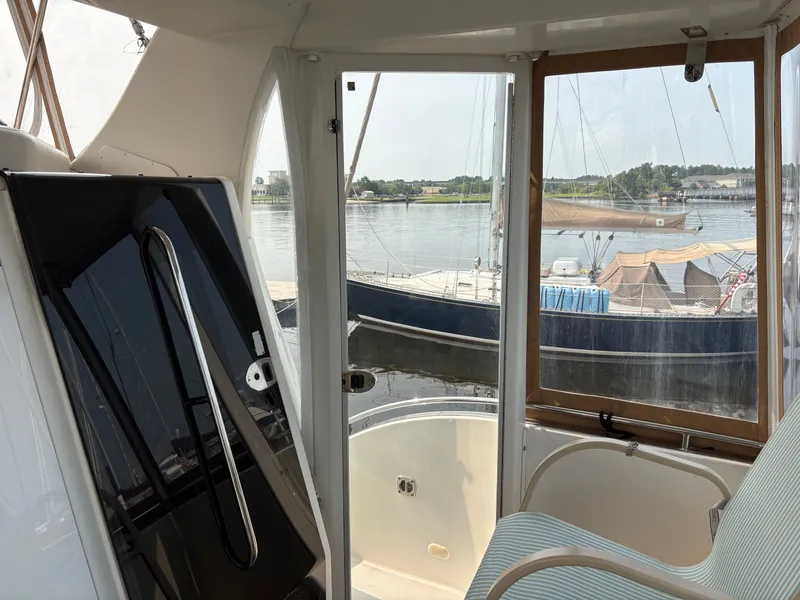 Slide: The Image of Carver Yachts Three Sixty Six Motor Yacht 2004 - 12