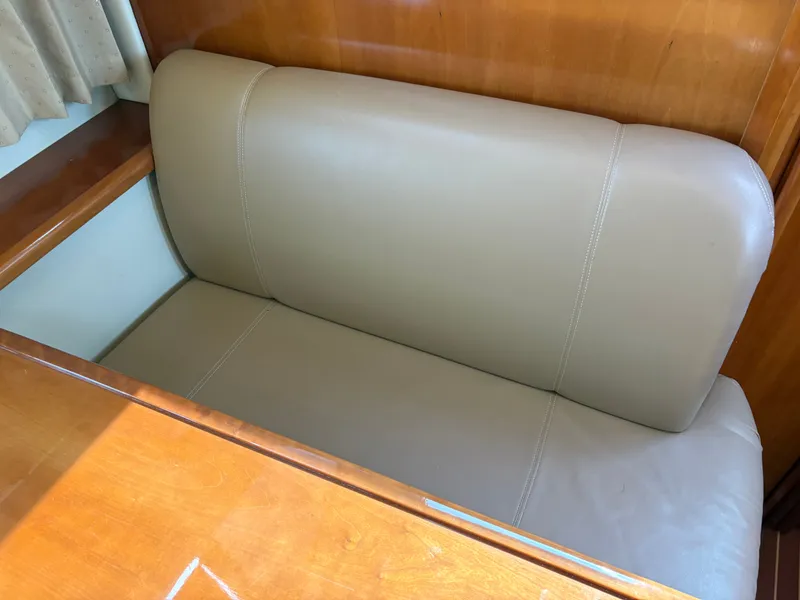 Slide: The Image of Carver Yachts Three Sixty Six Motor Yacht 2004 - 43
