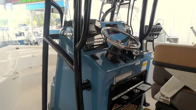 Slide: The Image of Sea Pro 230 Bay 2027 - 4