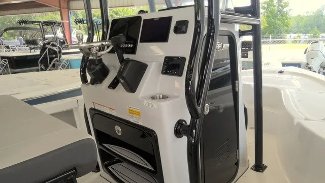 Slide: The Image of Sea Pro 210 Bay 2027 - 6