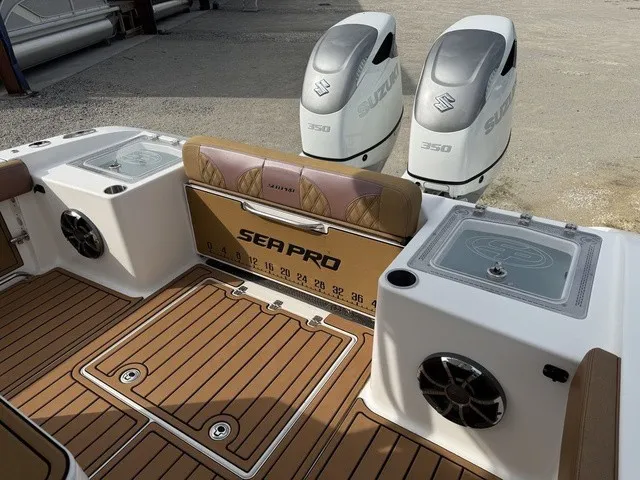 Slide: The Image of Sea Pro 320 DLX Offshore 2022 - 4