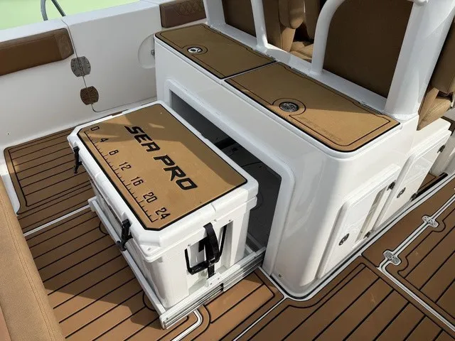 Slide: The Image of Sea Pro 320 DLX Offshore 2022 - 9