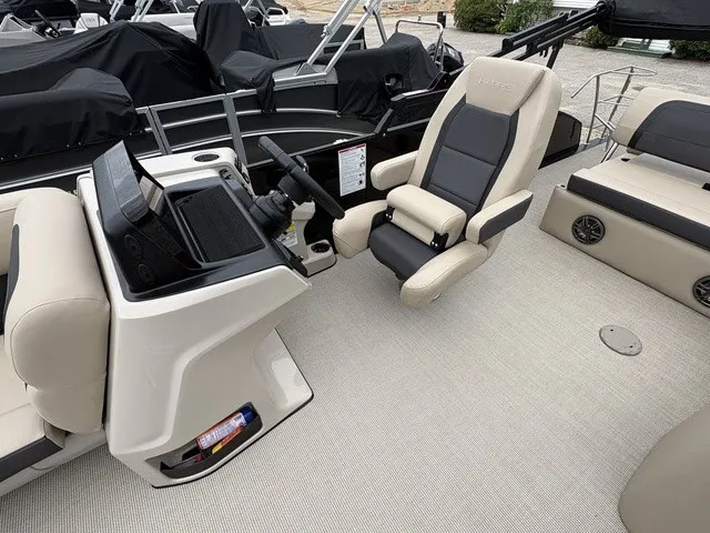 Slide: The Image of Harris Cruiser 230 2024 - 5