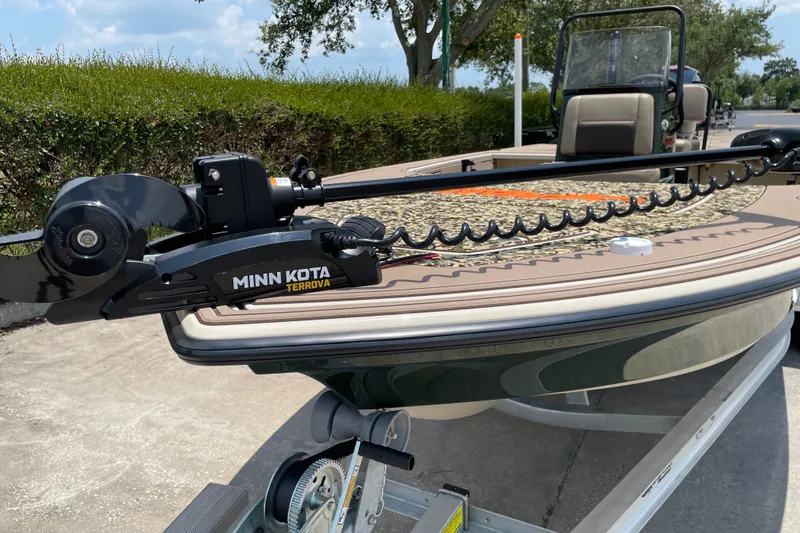 Slide: The Image of 2026 Mako 18 Pro Skiff Backwater Edition with Minn Kota Terrova trolling motor. - 7