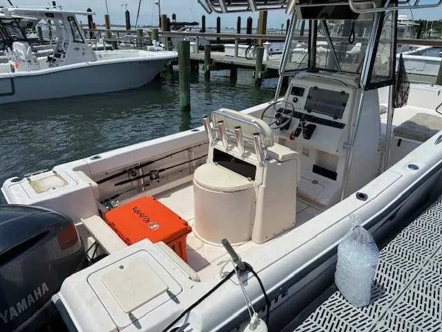 Slide: The Image of Grady-White 222 Fisherman 2002 - 2