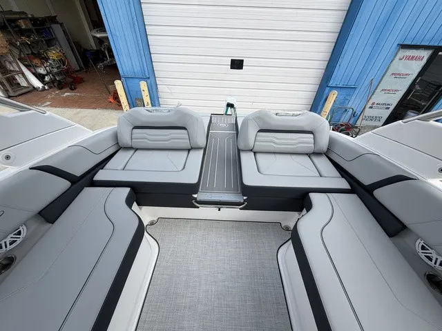 Slide: The Image of Regal LS9 2027 - 19