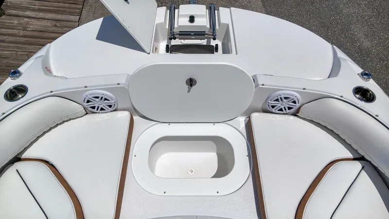 Slide: The Image of Stingray 20 SC 2027 - 18