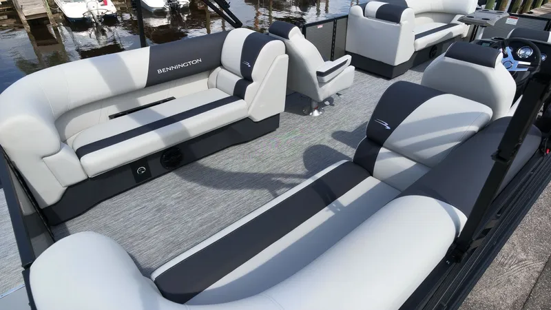Slide: The Image of Bennington 22 S1 Stern Radius 2027 - 8