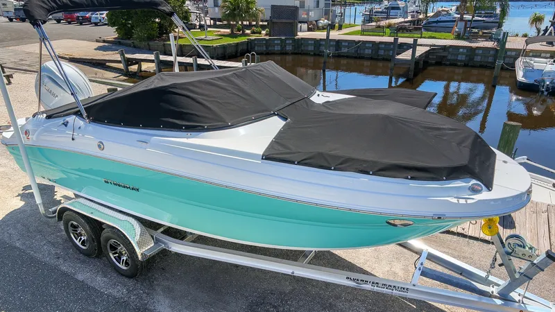 The Image of Stingray 22 DC 2027 - 1