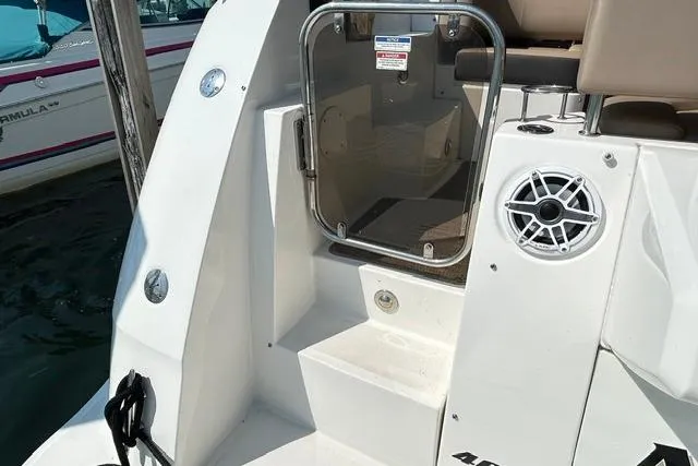 Slide: The Image of 2017 Sea Ray Sundancer 400 yacht stern with steps and speaker detail. - 31