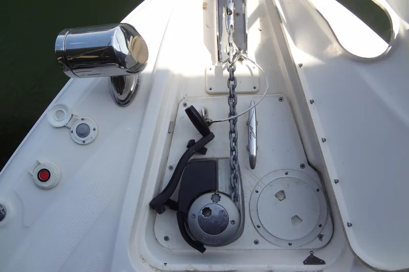 Slide: The Image of Anchor system on a 2013 Sea Ray Sundancer 330 boat deck. - 35