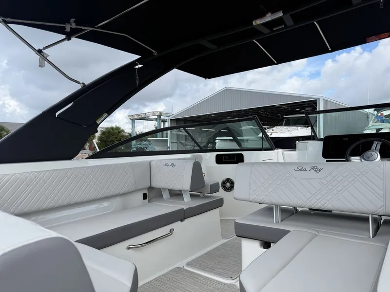 Slide: The Image of Sea Ray SDX 250 Outboard 2026 - 18
