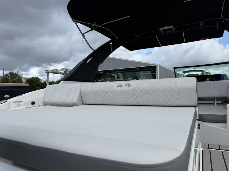 Slide: The Image of Sea Ray SDX 250 Outboard 2026 - 17