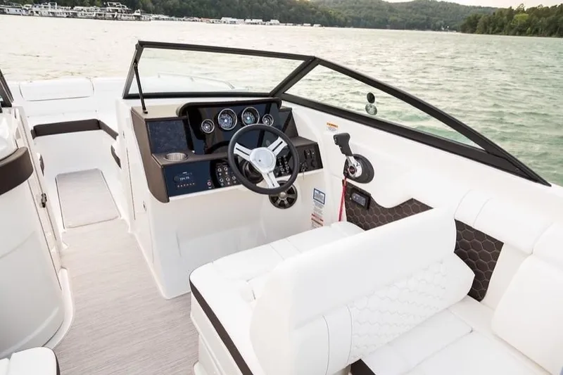 Slide: The Image of 2023-Sea-Ray-SDX-270-Outboard-MarineMax - 4
