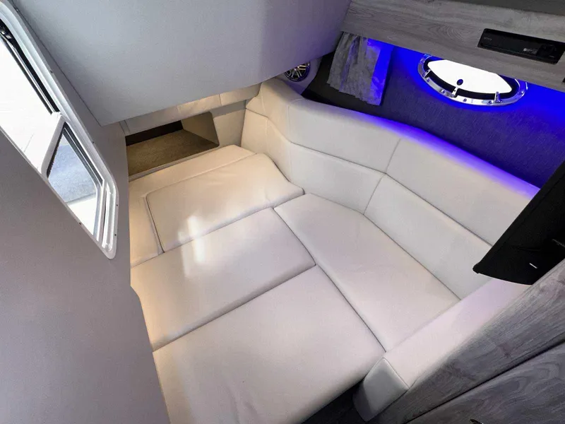 Slide: The Image of Formula 330 Crossover Bowrider I/O 2022 - 51