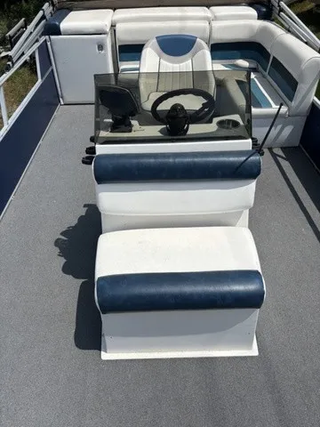 Slide: The Image of Starcraft 20' Pontoon 1993 - 12
