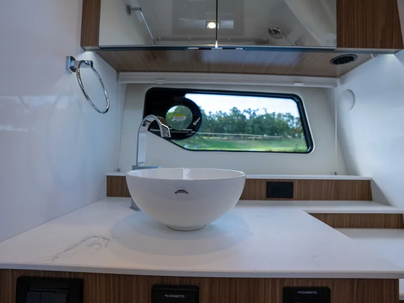 Slide: The Image of Cruisers 42 GLS 2027 - 64