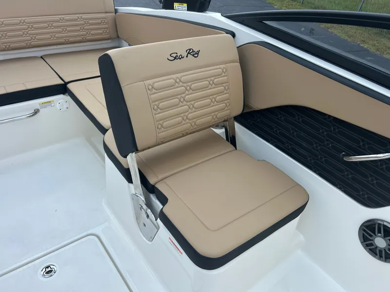 Slide: The Image of Sea Ray SPX 210 2027 - 15