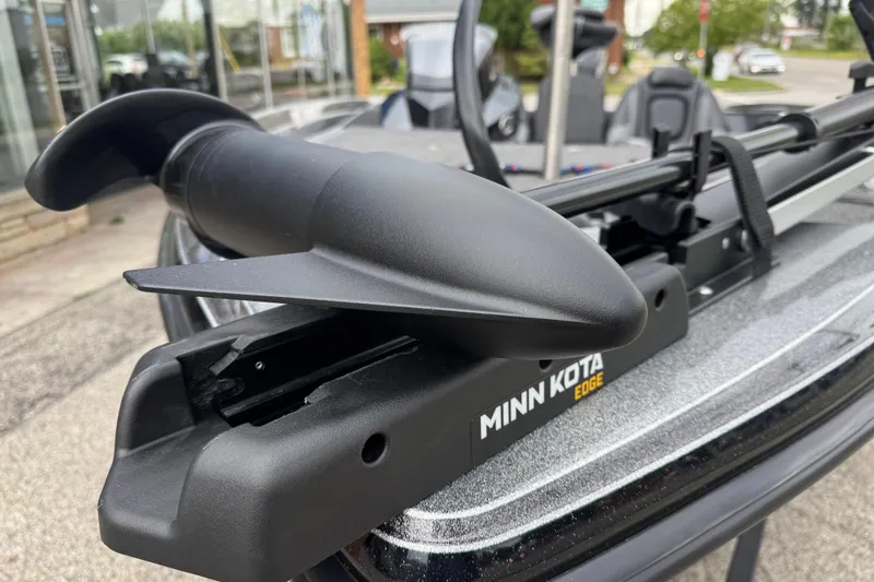 Slide: The Image of Minn Kota Edge trolling motor on 2020 Ranger Z175 boat, close-up view. - 7