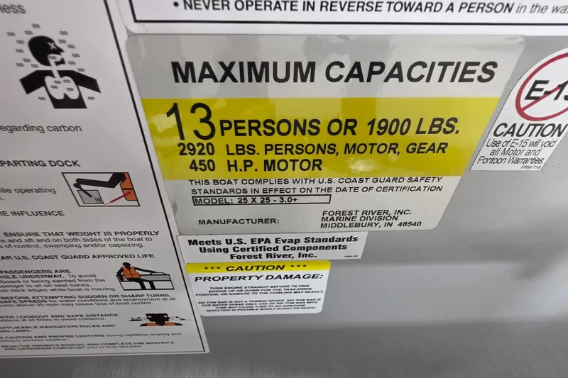 Slide: The Image of 2022 South Bay 25 CTS capacity label: 13 persons, 1900 lbs, 450 HP motor. - 67