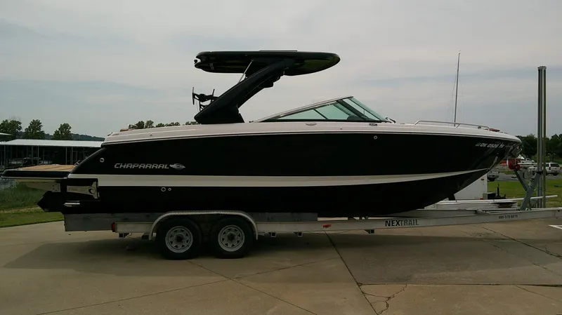 The Image of Chaparral 30 Surf 2024 - 1