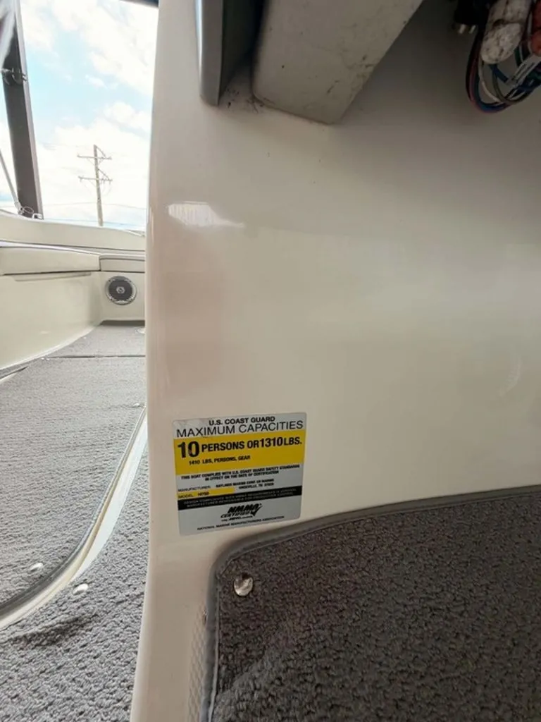 Slide: The Image of Bayliner 197 Deck Boat 2008 - 9