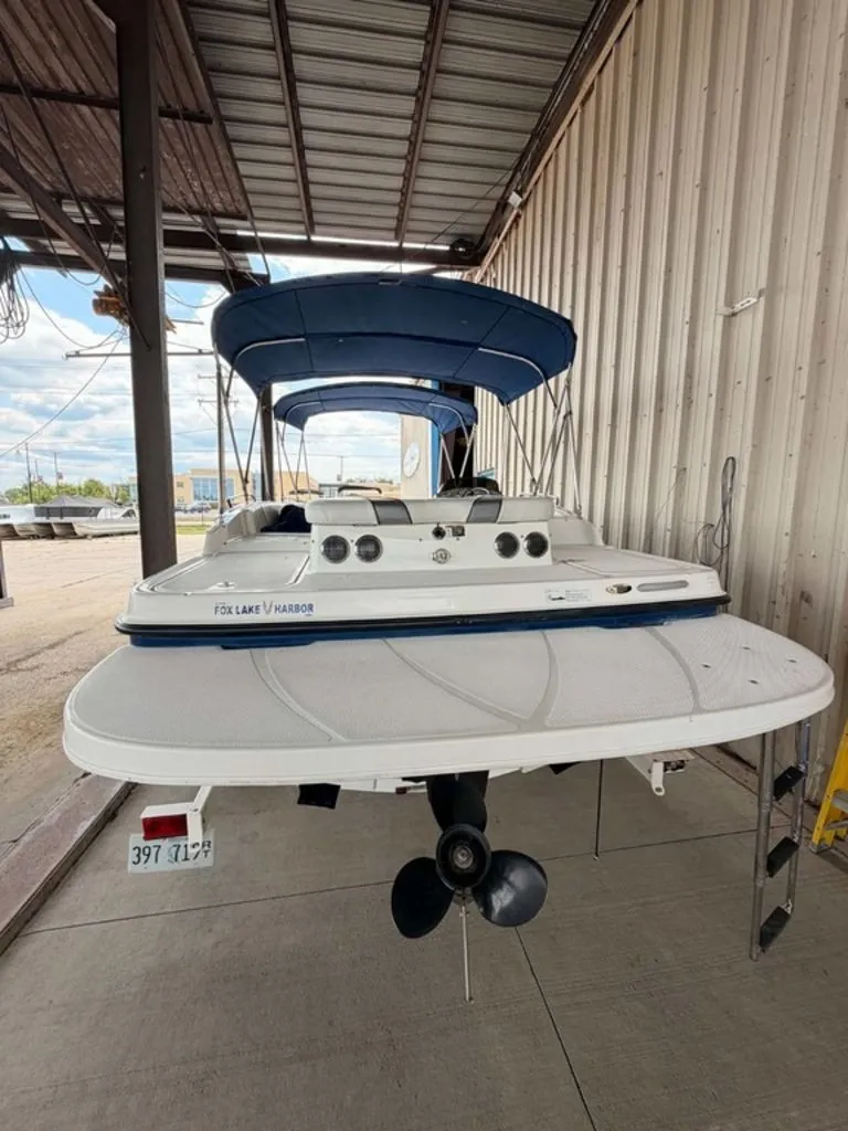Slide: The Image of Bayliner 197 Deck Boat 2008 - 11