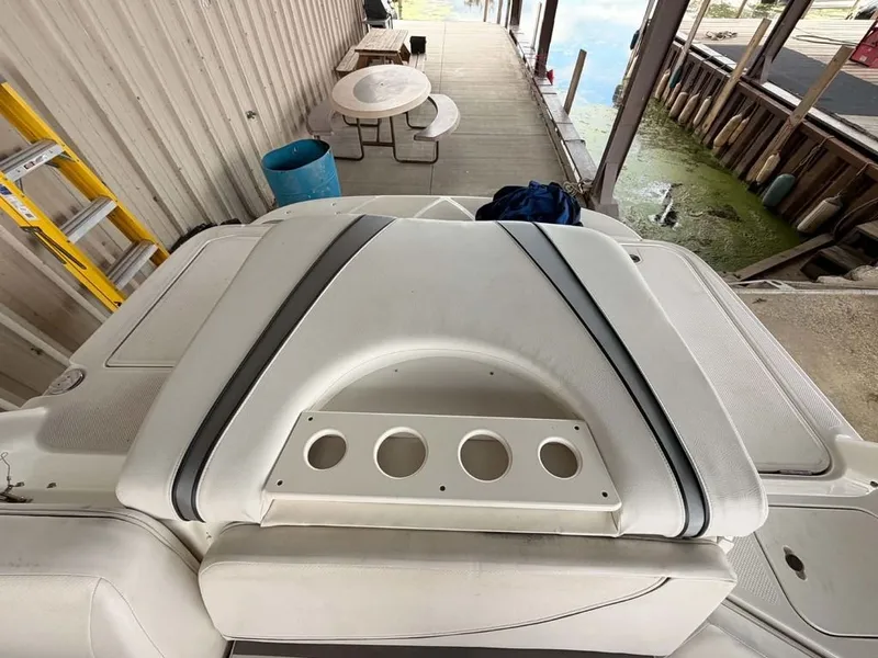 Slide: The Image of Bayliner 197 Deck Boat 2008 - 10