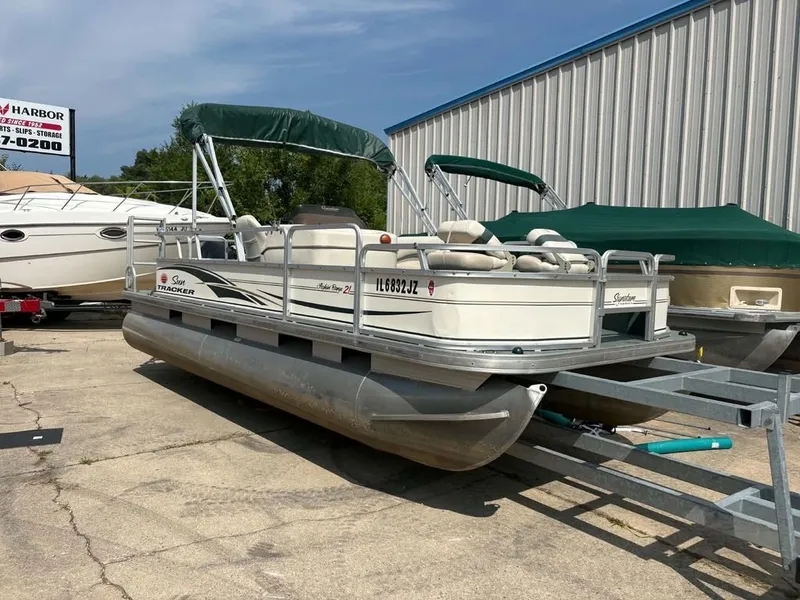 The Image of Sun Tracker 21 Fishing Barge 2006 - 1