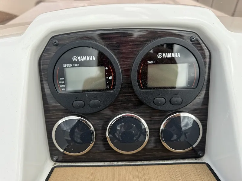Slide: The Image of The image shows a dashboard with Yamaha instruments for speed and tachometer. - 19
