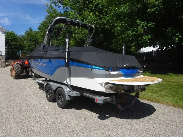 Slide: The Image of MasterCraft NXT24 2023 - 22