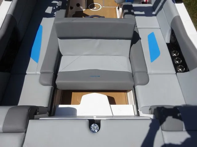 Slide: The Image of MasterCraft NXT24 2023 - 8