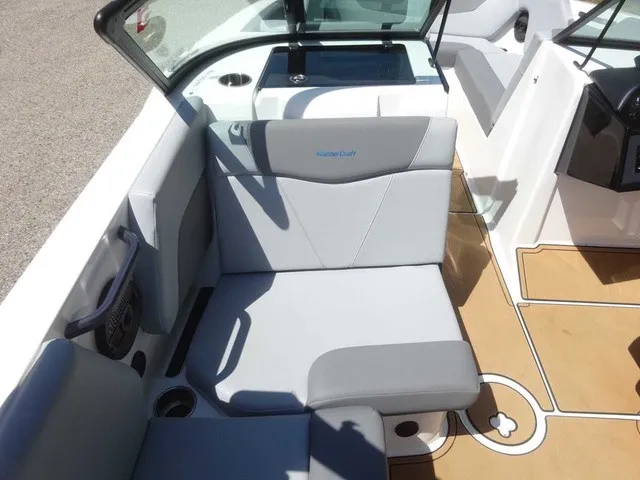 Slide: The Image of MasterCraft NXT24 2023 - 13