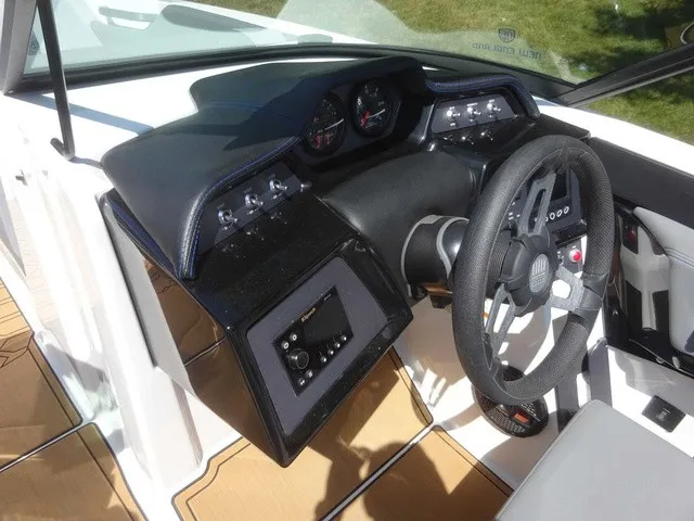 Slide: The Image of MasterCraft NXT24 2023 - 33