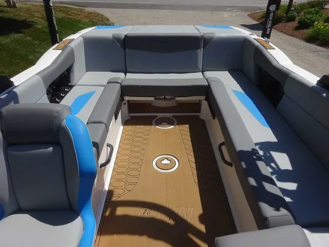 Slide: The Image of MasterCraft NXT24 2023 - 35