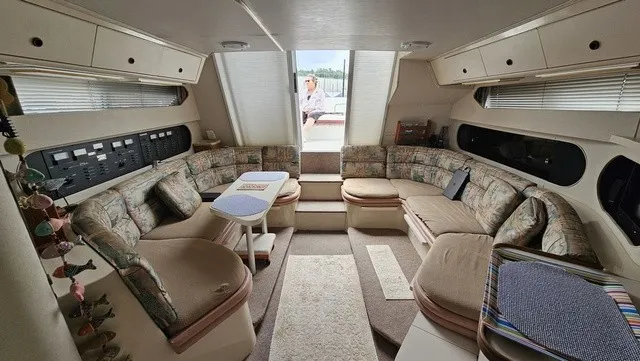 Slide: The Image of Carver Yachts 3467 Santego 1989 - 14