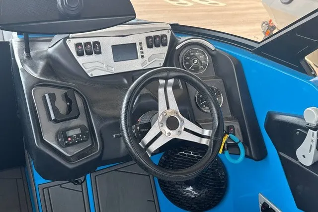 Slide: The Image of Supreme ZS232 2019 - 20
