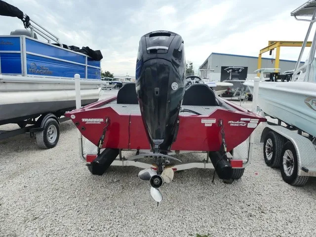 Slide: The Image of Tracker Pro Team 175 TXW 2020 - 3