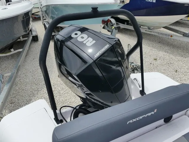 Slide: The Image of Axopar 22 T-Top 2022 - 5