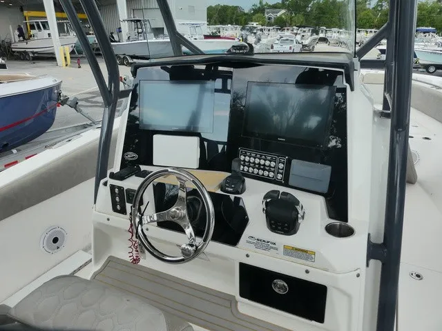 Slide: The Image of Sea Fox 328 Commander 2021 - 10
