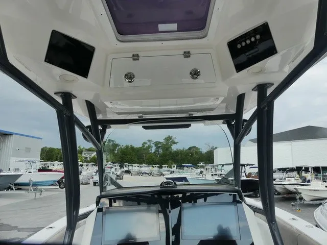 Slide: The Image of Sea Fox 328 Commander 2021 - 12