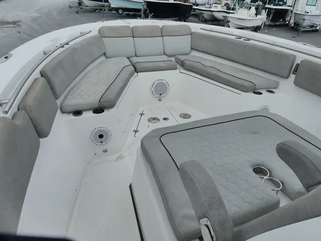 Slide: The Image of Sea Fox 328 Commander 2021 - 16
