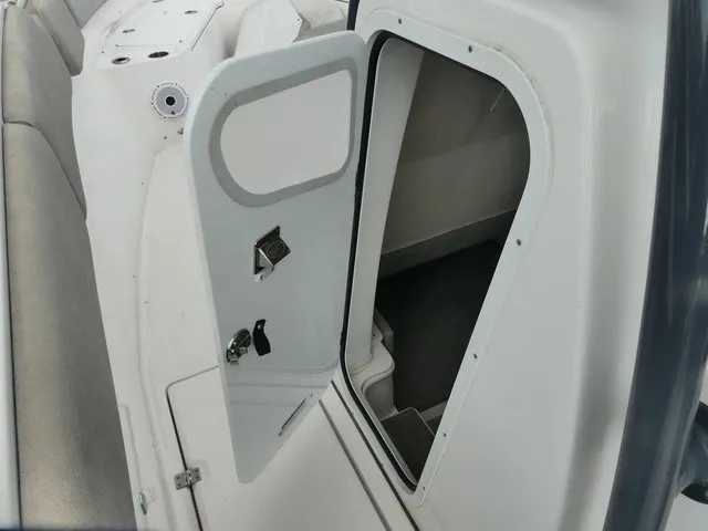 Slide: The Image of Sea Fox 328 Commander 2021 - 15