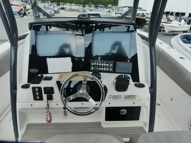 Slide: The Image of Sea Fox 328 Commander 2021 - 9